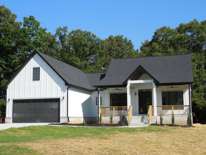 1064 Mulberry St, Burns, TN 37029