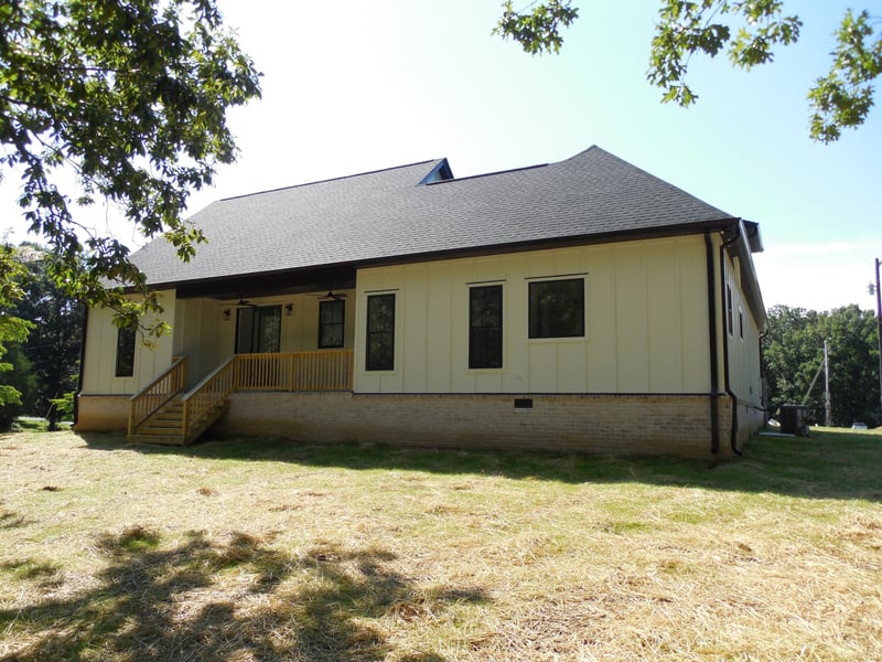 1064 Mulberry St, Burns, TN 37029