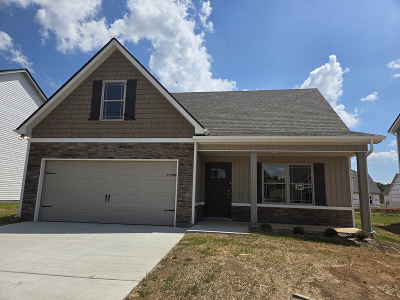 2914 Valley Farms Dr, Christiana, TN 37037