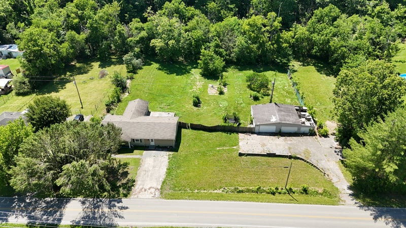 3587 Old Highway 31e, Westmoreland, TN 37186