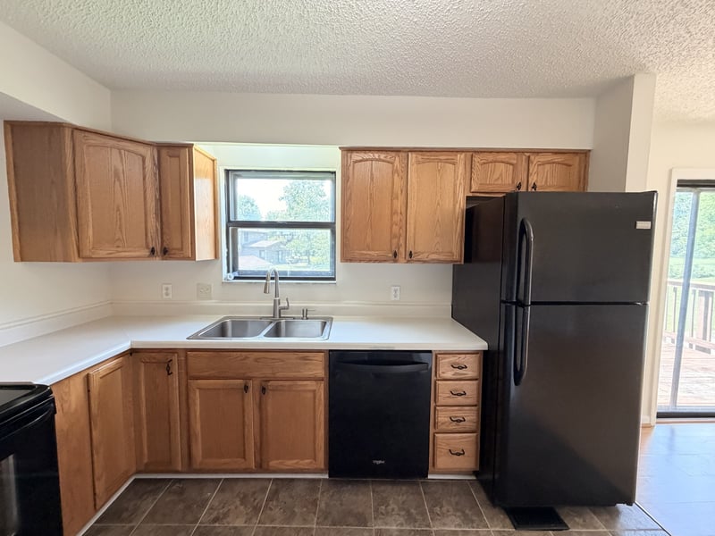 303 Paragon Mills Rd, Nashville, TN 37211