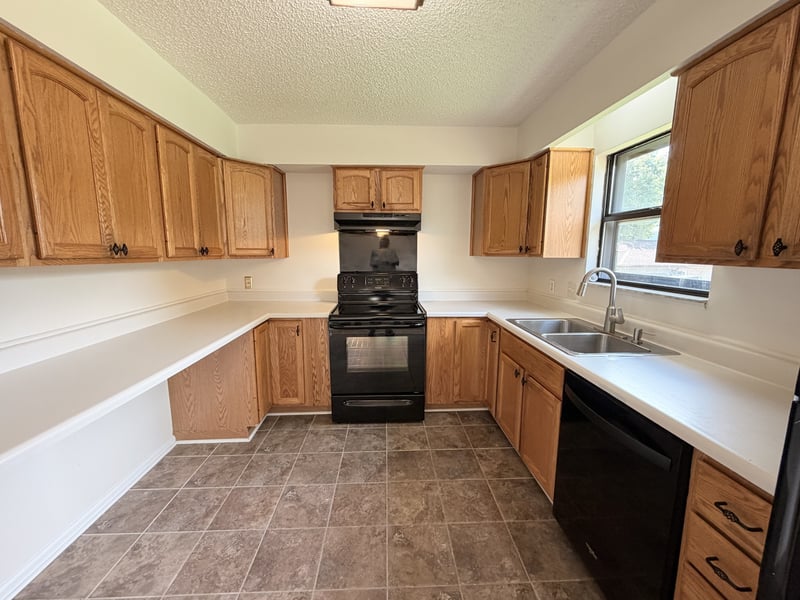 303 Paragon Mills Rd, Nashville, TN 37211