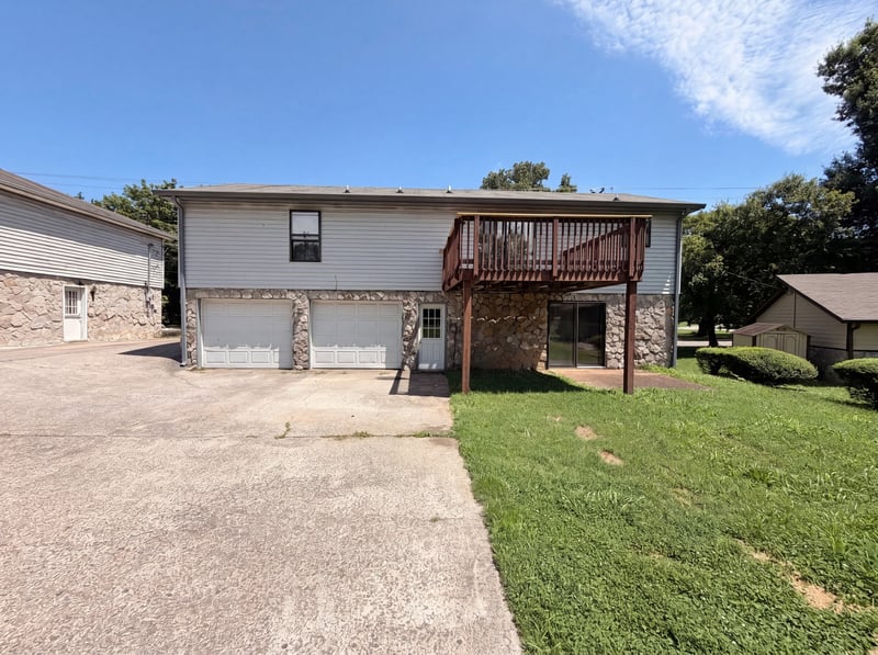 303 Paragon Mills Rd, Nashville, TN 37211