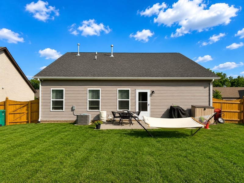 131 Crabourne Dr, White House, TN 37188
