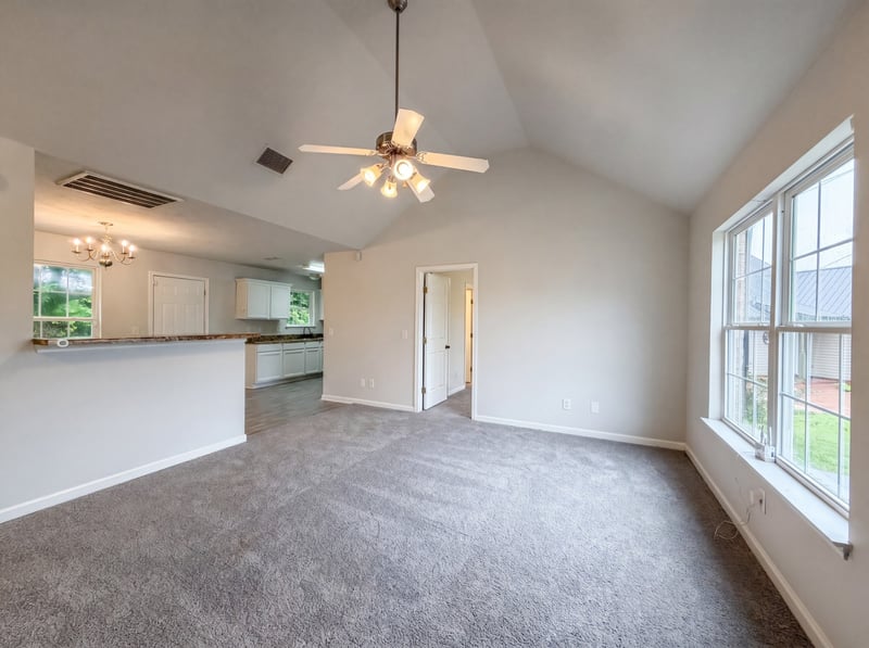 1125 Sima Shabat Ct, La Vergne, TN 37086