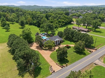 1004 Longview Dr, Hendersonville, TN 37075