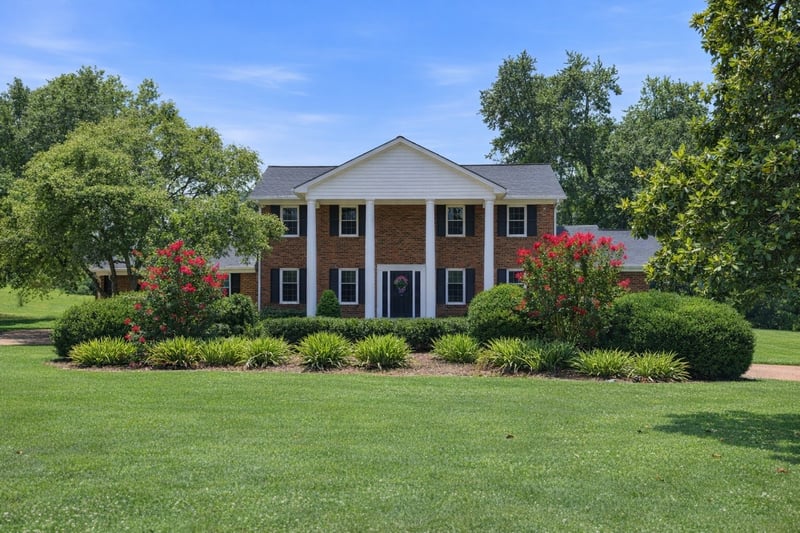 1004 Longview Dr, Hendersonville, TN 37075