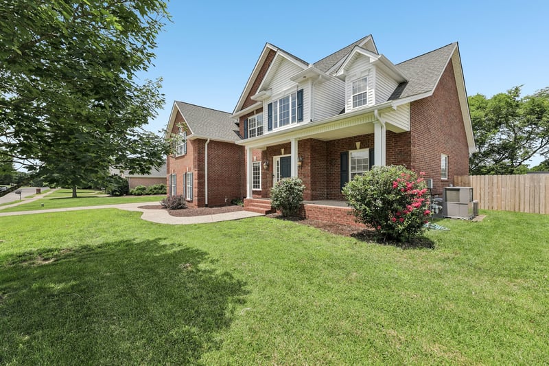 1012 Notting Hill Dr, Gallatin, TN 37066