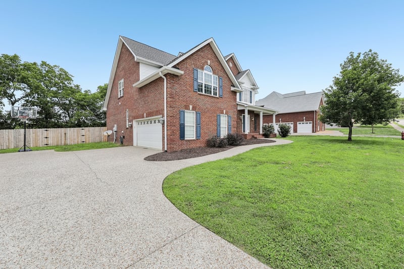 1012 Notting Hill Dr, Gallatin, TN 37066