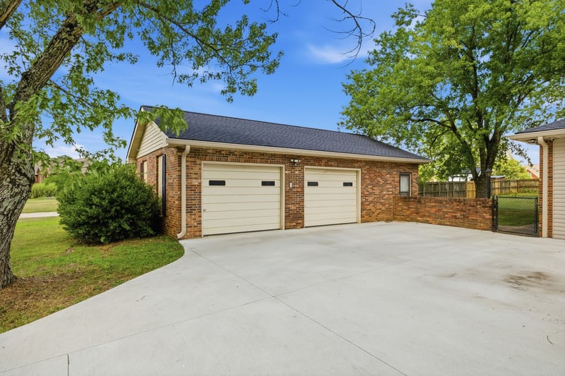 1419 Alhambra Dr, Lebanon, TN 37087