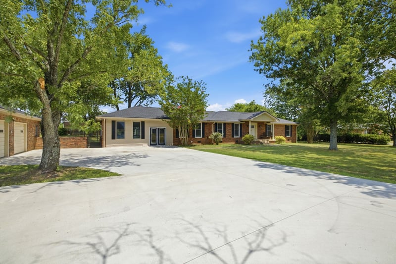 1419 Alhambra Dr, Lebanon, TN 37087