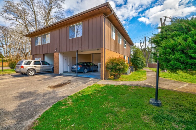 250 Donna Dr #2B, Hendersonville, TN 37075
