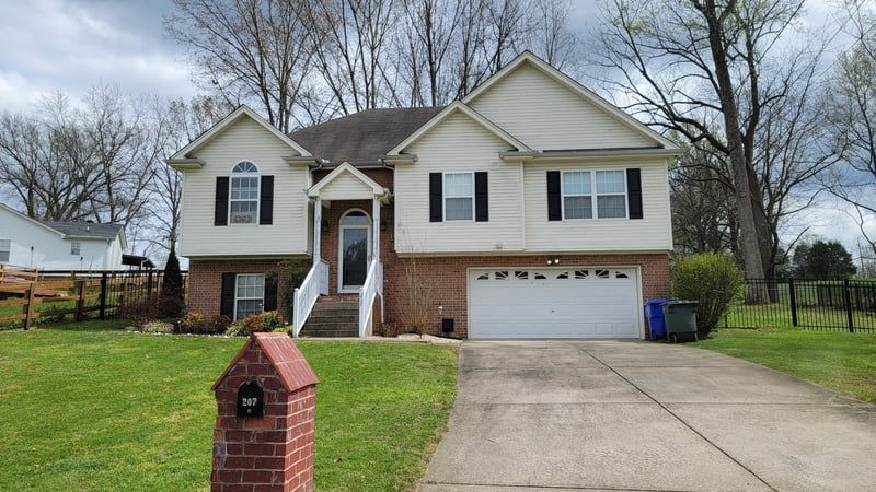 207 S Aztec Dr, White House, TN 37188