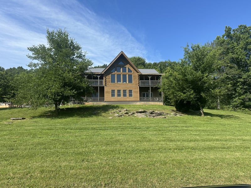 16 Eckert Ln, Pleasant Shade, TN 37145