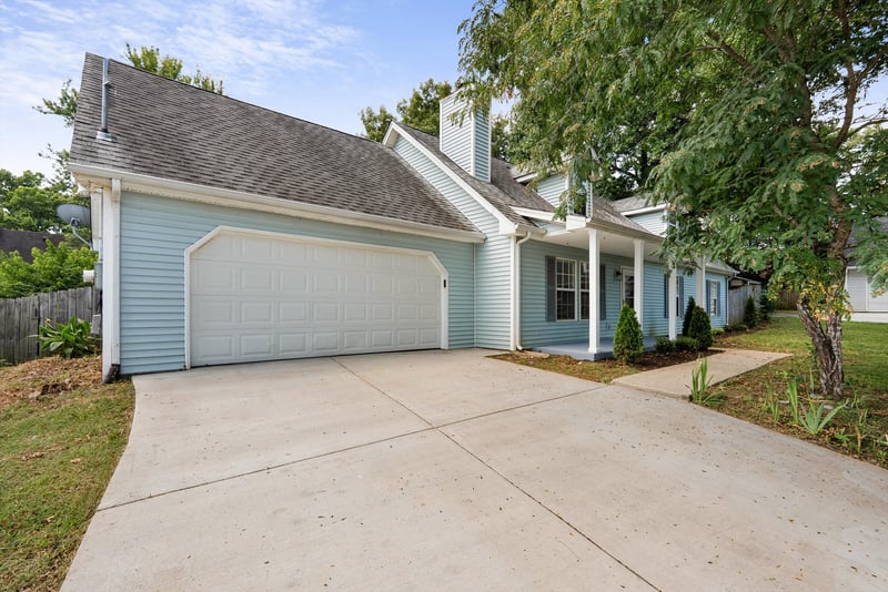 111 Frontier Ln, La Vergne, TN 37086