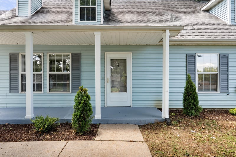 111 Frontier Ln, La Vergne, TN 37086