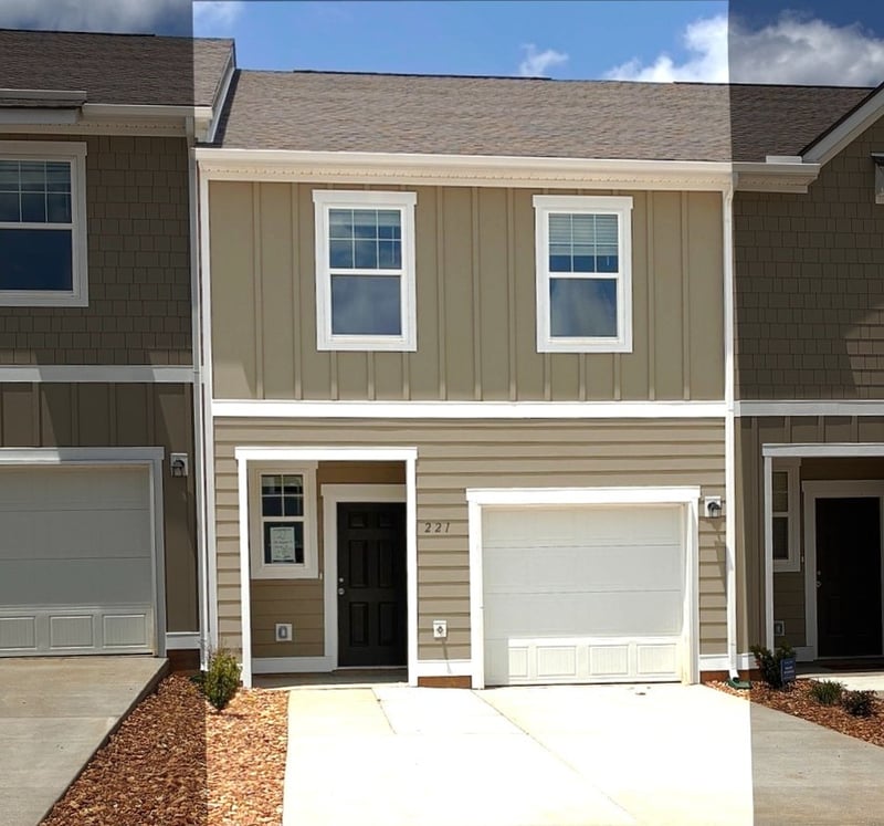 221 Darlington Dr, Dickson, TN 37055
