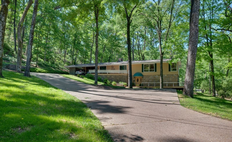 945 Forest Acres Ct, Nashville, TN 37220