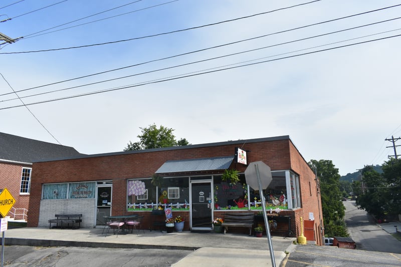 202 Third Ave, Carthage, TN 37030