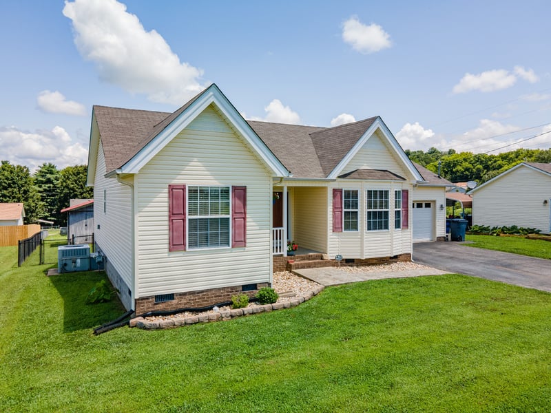 1604 Avers Ave, Columbia, TN 38401