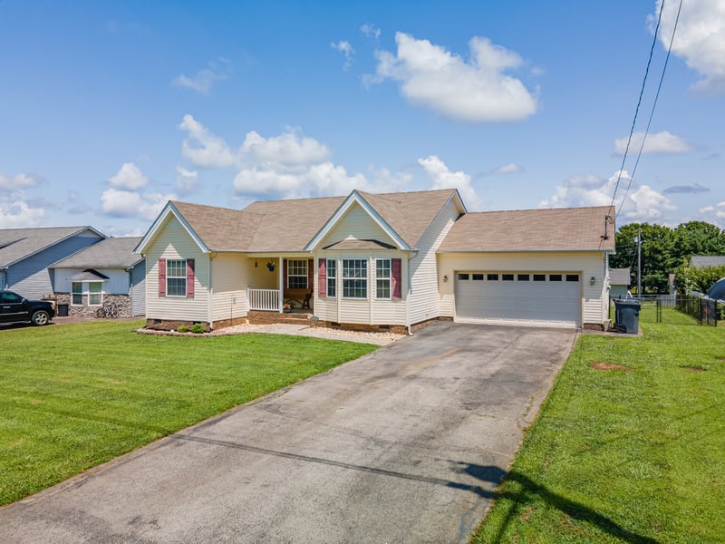 1604 Avers Ave, Columbia, TN 38401