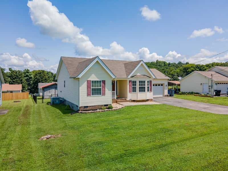1604 Avers Ave, Columbia, TN 38401