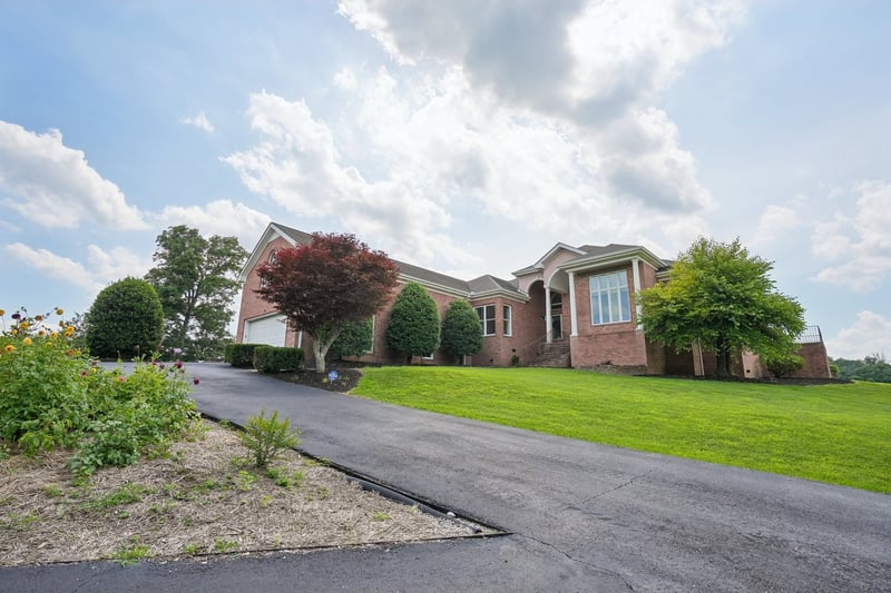 658 Hickory Ridge Rd, Gallatin, TN 37066