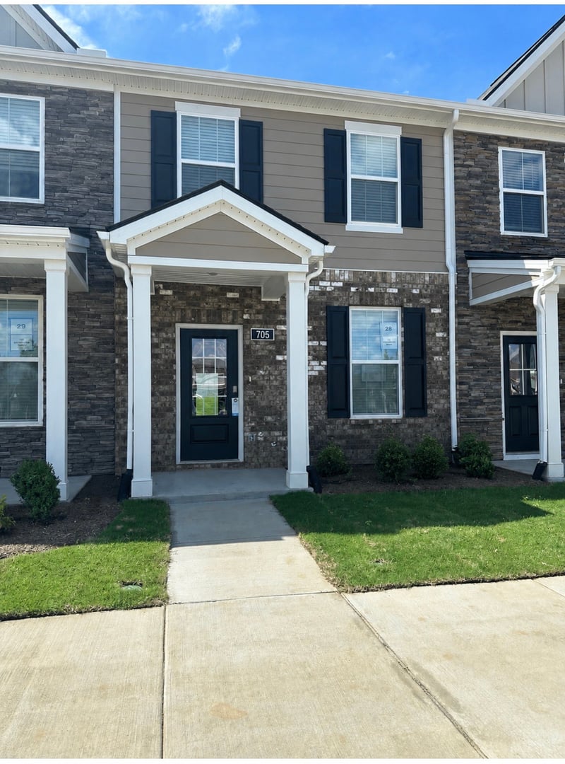 705 Ashbrook Dr, Lebanon, TN 37087