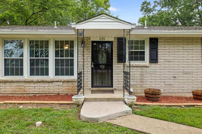 225 Bonnafield Dr, Hermitage, TN 37076