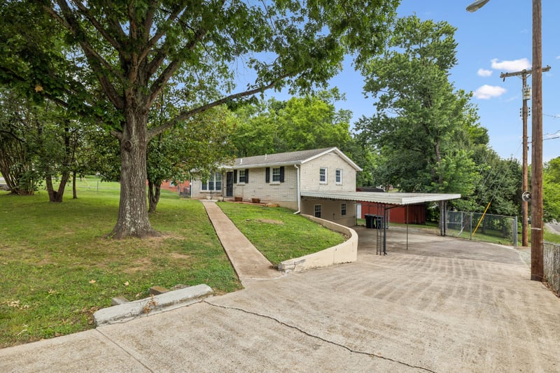 225 Bonnafield Dr, Hermitage, TN 37076
