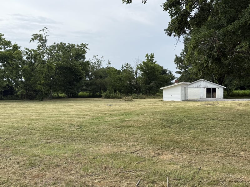 301 Bob Perry Rd, Bethpage, TN 37022