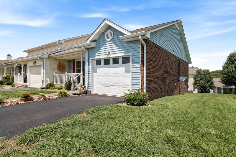 70 Rolling Meadows Dr, Goodlettsville, TN 37072