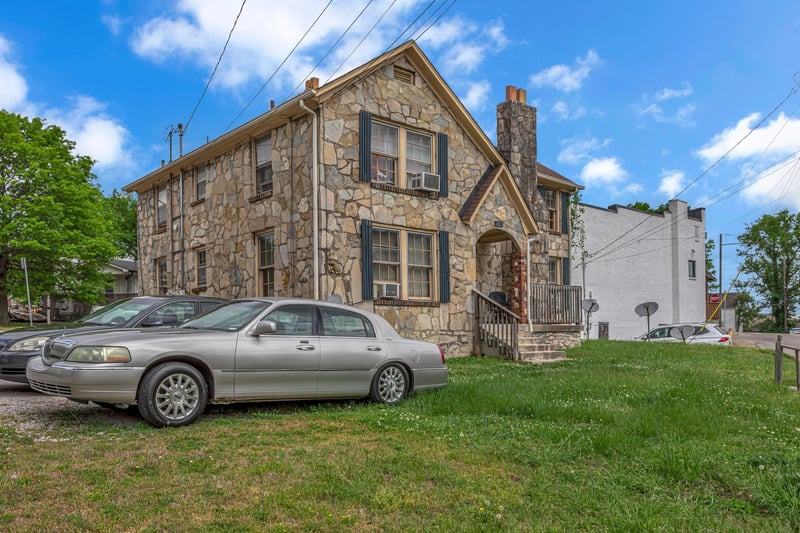 1405 Highland Ave, Columbia, TN 38401