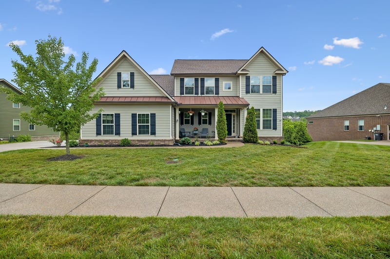 7016 Crimson Leaf Ln, College Grove, TN 37046