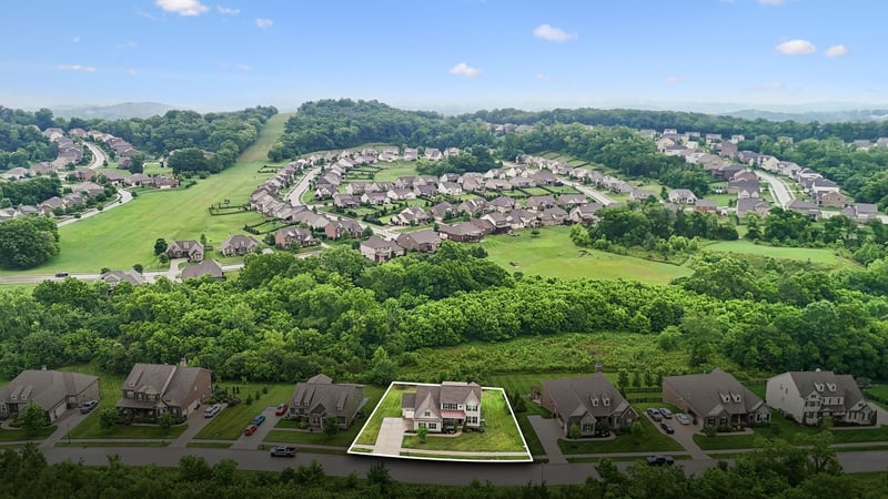 7016 Crimson Leaf Ln, College Grove, TN 37046