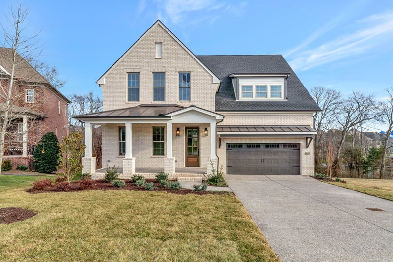 3392 Vinemont Dr, Thompsons Station, TN 37179