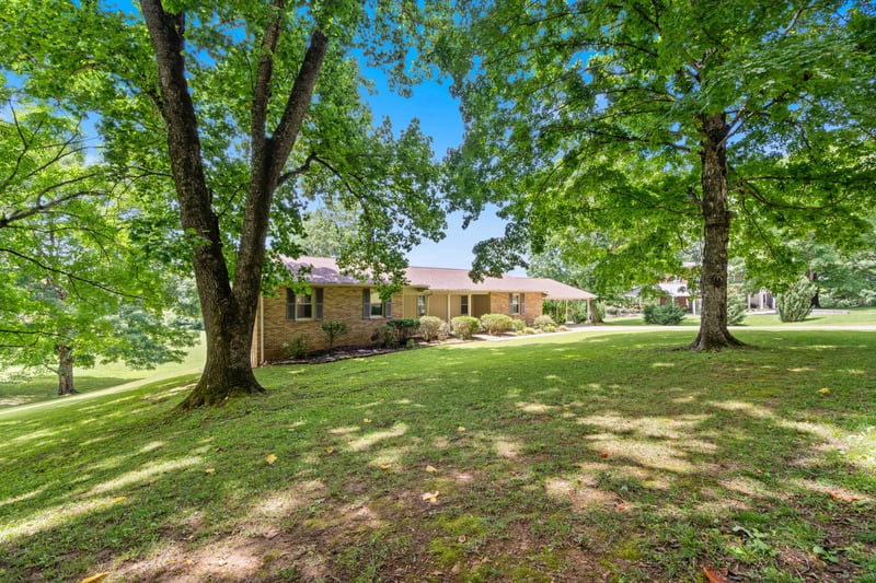 2054 Ridgecrest Cir, Dickson, TN 37055