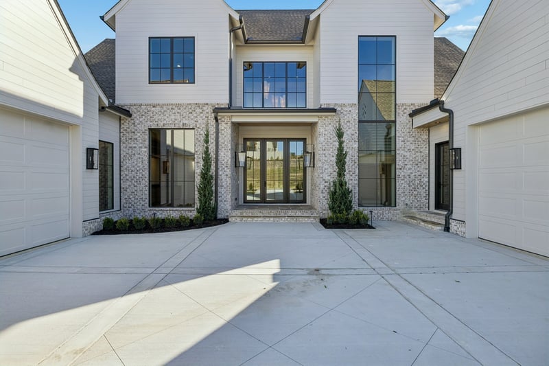 8392 Solstice Dr, College Grove, TN 37046