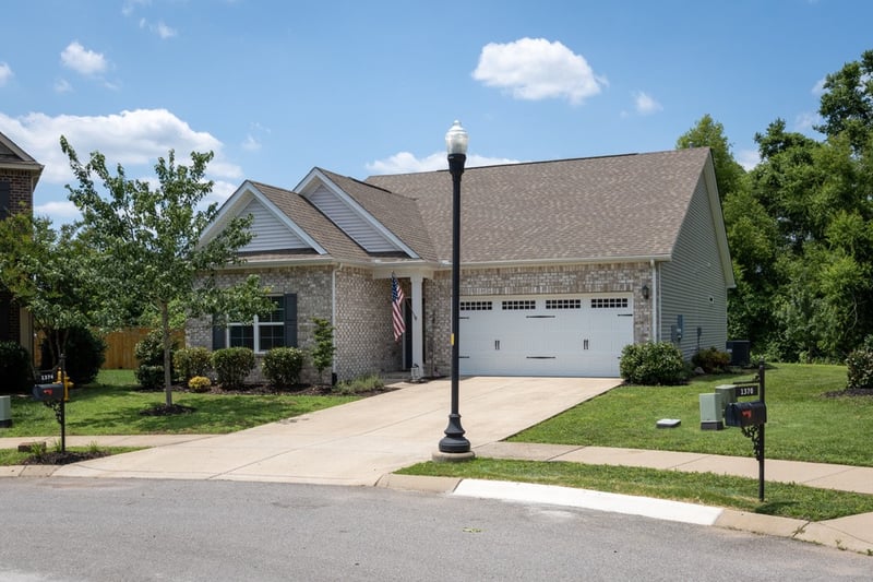 1374 Coates Ln, Gallatin, TN 37066