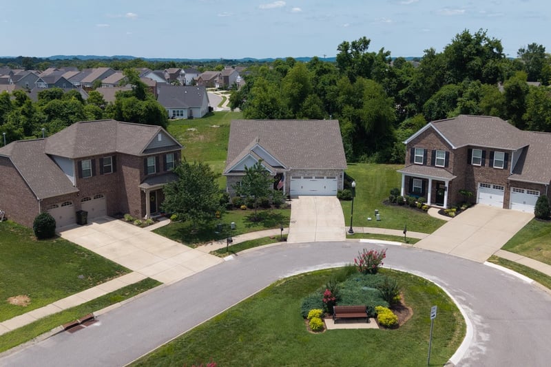1374 Coates Ln, Gallatin, TN 37066