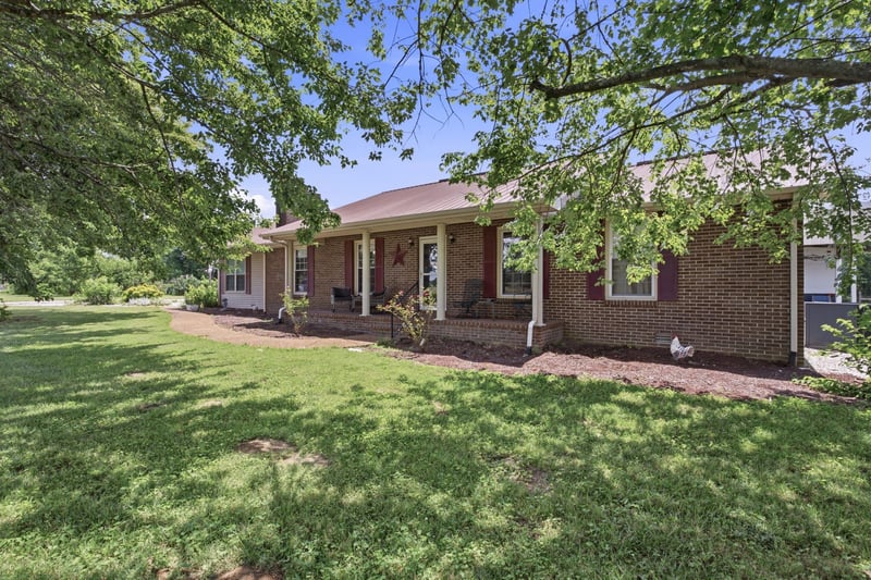 307 S Leath Rd, Portland, TN 37148