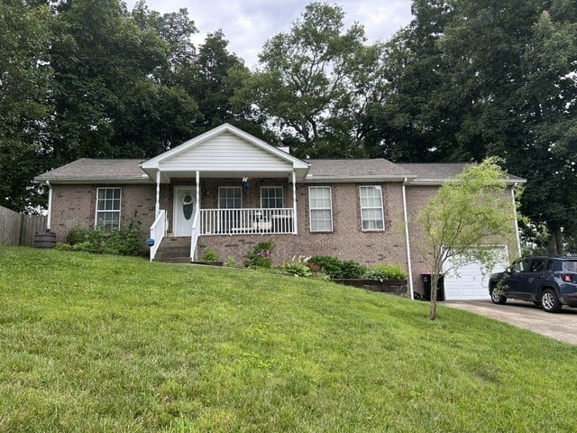225 High Chaperal Dr, Goodlettsville, TN 37072
