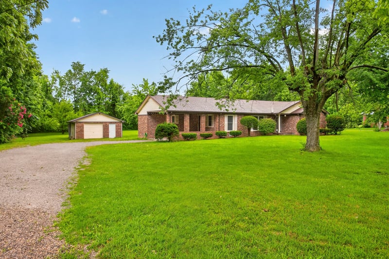 647 52 E Hw, Portland, TN 37148