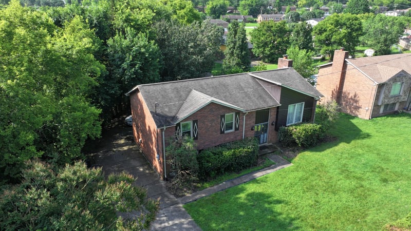 4301 Golden Hills Dr, Nashville, TN 37218