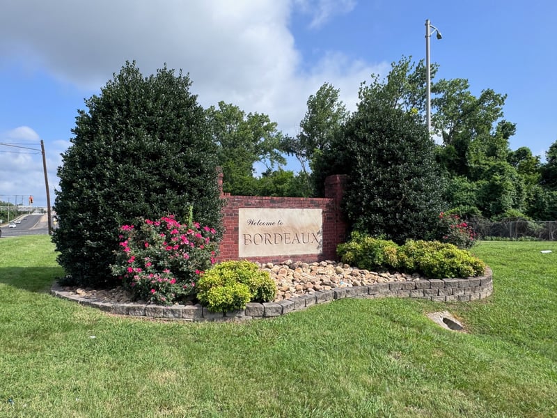4301 Golden Hills Dr, Nashville, TN 37218