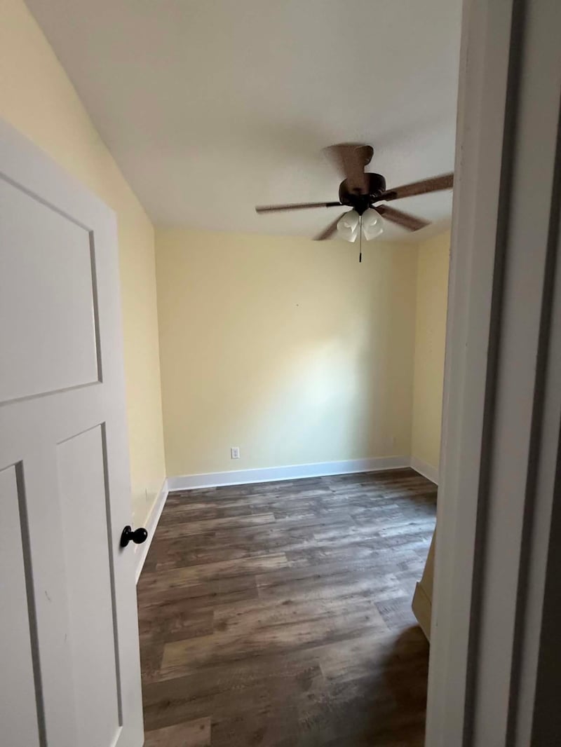 308 College St, Burns, TN 37029