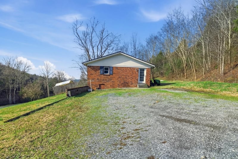 275 Lakeside Dr, Carthage, TN 37030