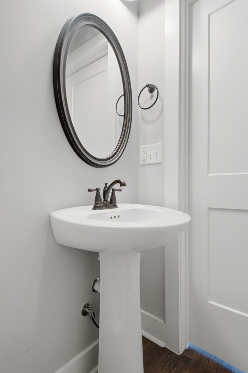 1011 Sycamore Rdg, Burns, TN 37029