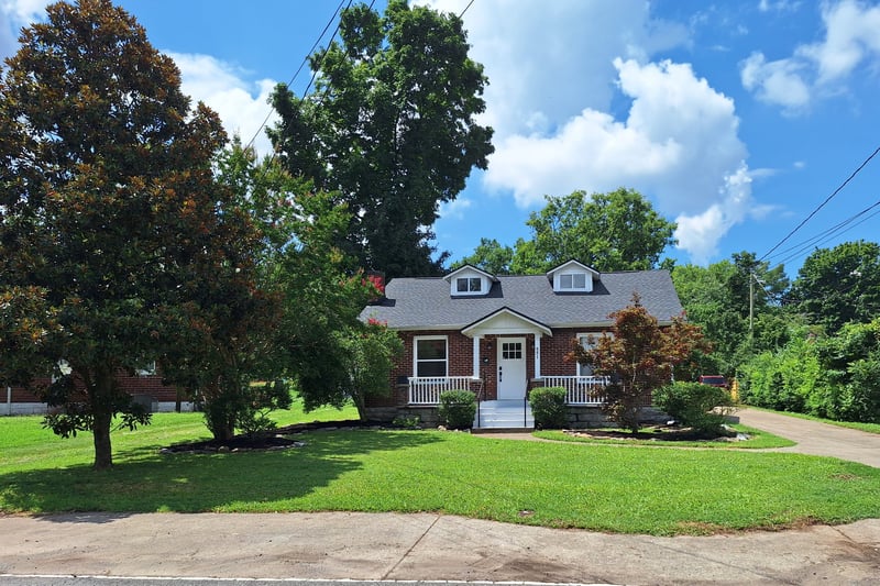 551 E Eastland St, Gallatin, TN 37066