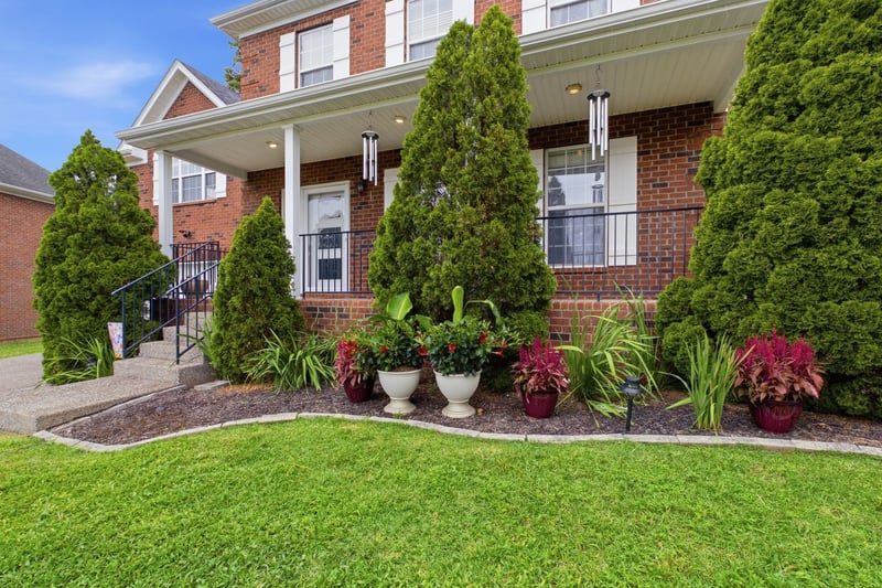102 Bartlett Ln, Hendersonville, TN 37075